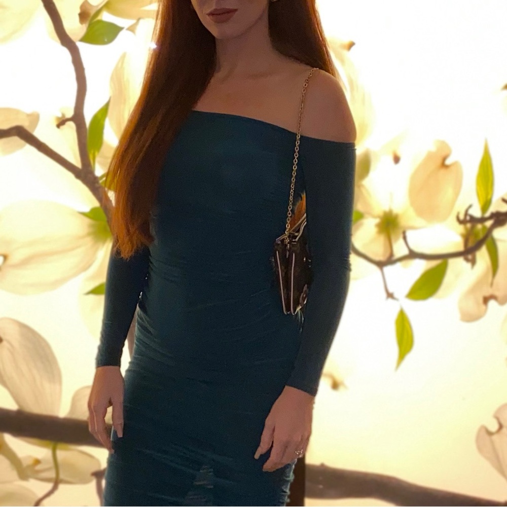 Missguided + Green Off-Shoulder Midi Dress - Picture 2 of 4